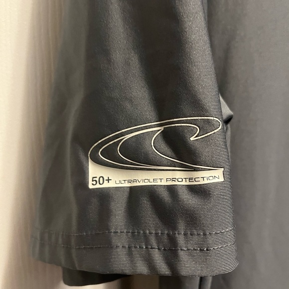 Oneill Shirt Large Gray Guard
Surfing SPF 50 Nylon Slim Fit with one flaw - Picture 5 of 6